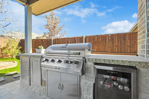 Outdoor Kitchen