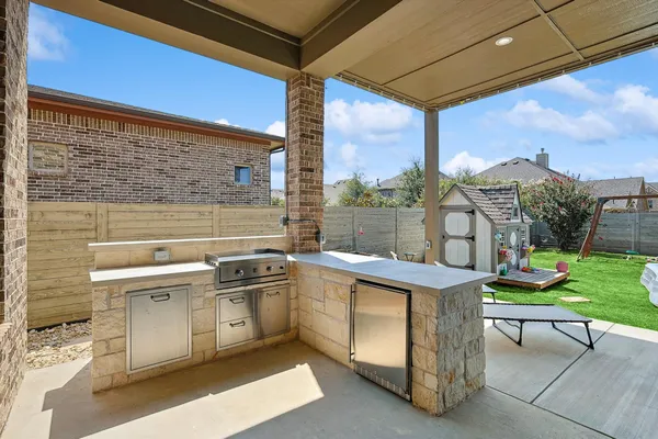 Outdoor Kitchen