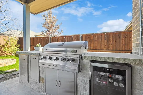 Outdoor Kitchen